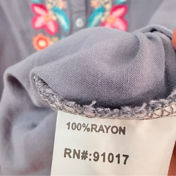 Solitaire gray embroidered tunic blouse - Picture 7 of 7